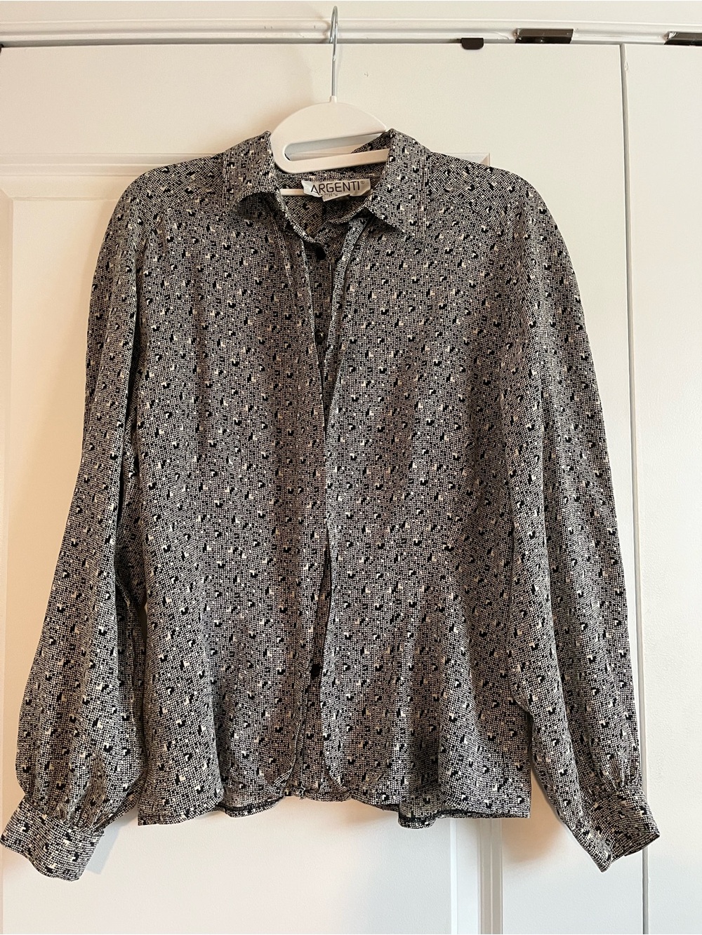 Argenti 100% Silk Button Down | Black & Cream Pattern | Pleated Shoulder | 6